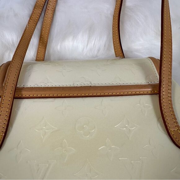 Louis Vuitton Monogram Vernis Perle Shoulder Bag Purse in Biscayne Bay - Picture 9 of 12